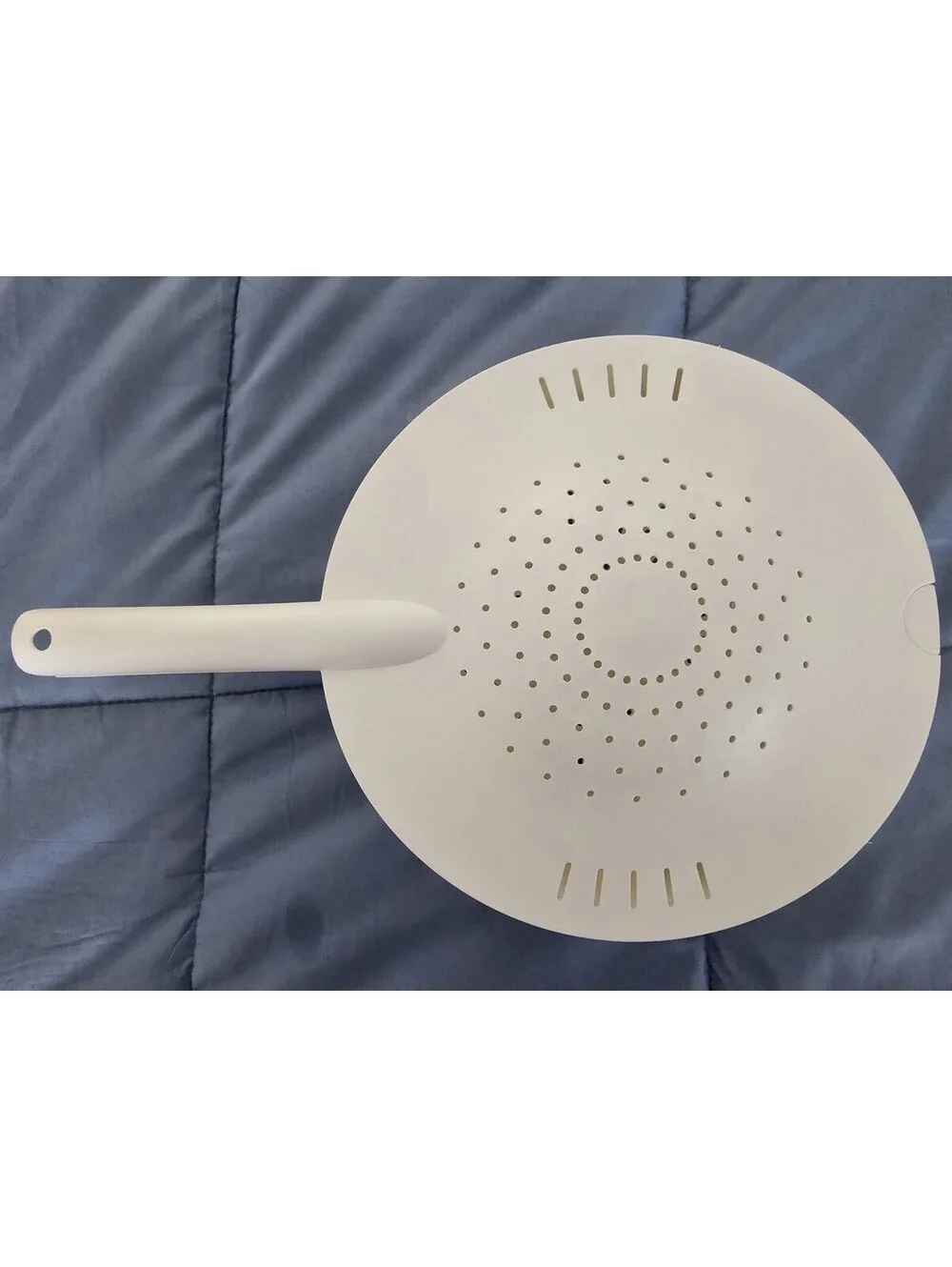 Tupperware 2-Piece Locking Lid White Plastic Double Colander/Strainer--2 Quart
